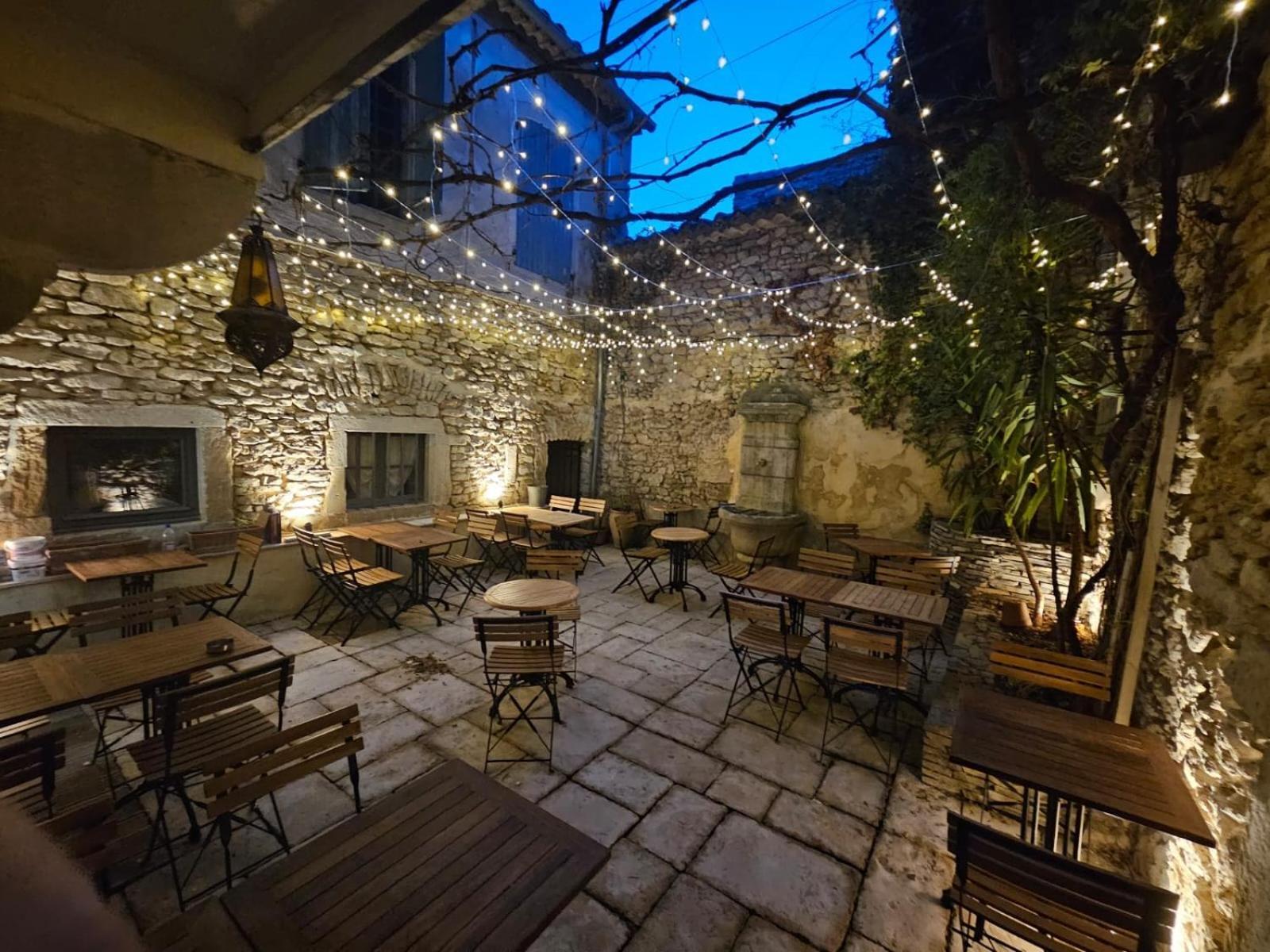 Готель Le Patio Гриньян Екстер'єр фото
